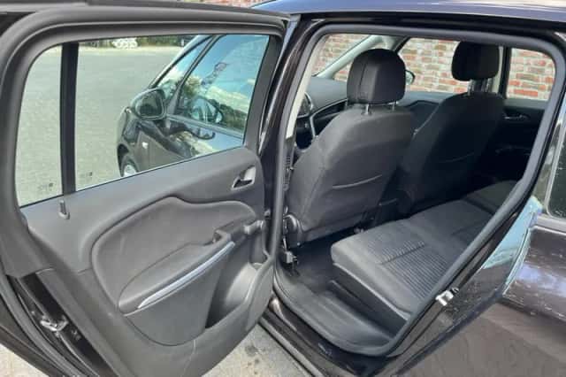 Opel Zafira (2012) thumbnail 6