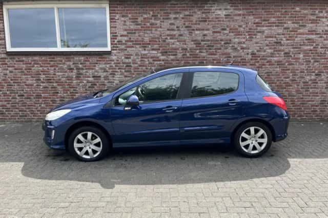 Peugeot 308 (2008) thumbnail 2