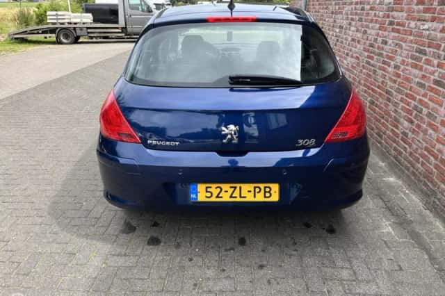 Peugeot 308 (2008) thumbnail 4
