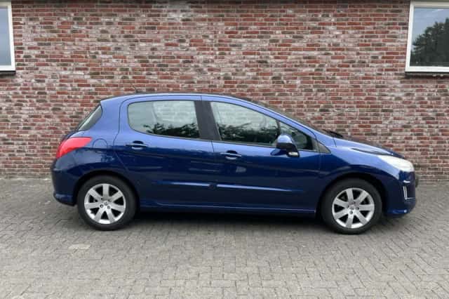 Peugeot 308 (2008) thumbnail 6