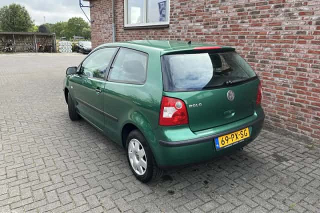 Volkswagen Polo (2005) thumbnail 3