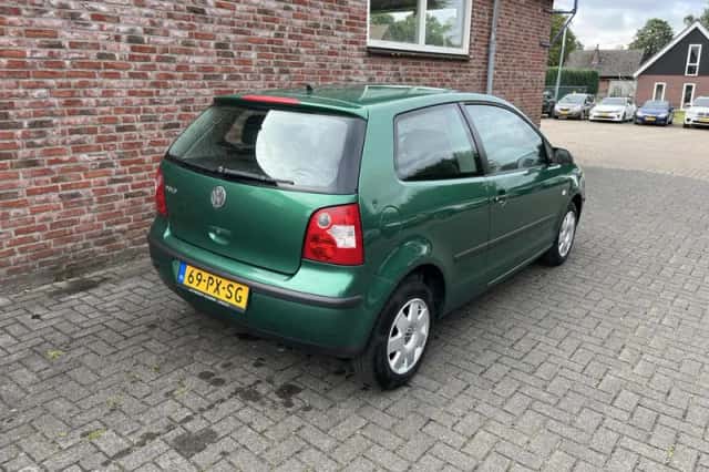 Volkswagen Polo (2005) thumbnail 5