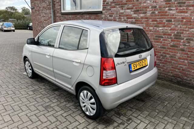 Kia Picanto (2005) thumbnail 3