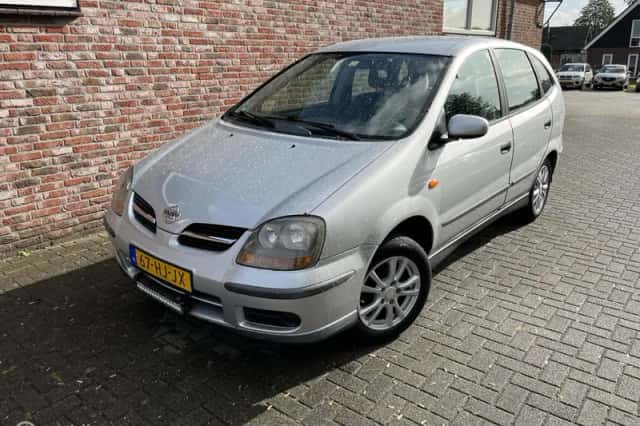 Nissan Almera Tino (2001) thumbnail 1