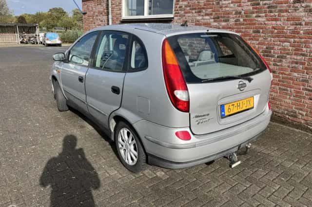 Nissan Almera Tino (2001) thumbnail 4