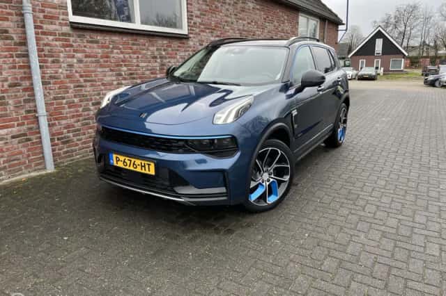 Lynk & Co 01 (2022) thumbnail 2
