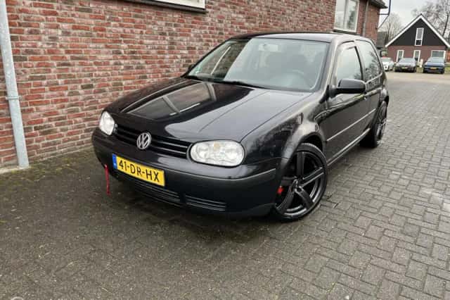 Volkswagen Golf (1999) thumbnail 1