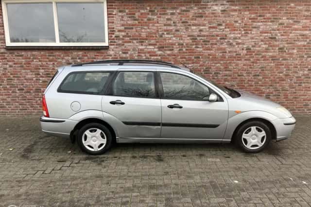 Ford Focus (2003) thumbnail 6