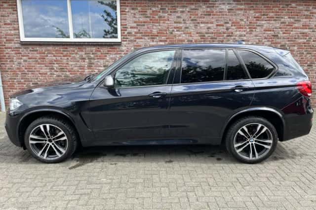 BMW X5 (2014) thumbnail 2