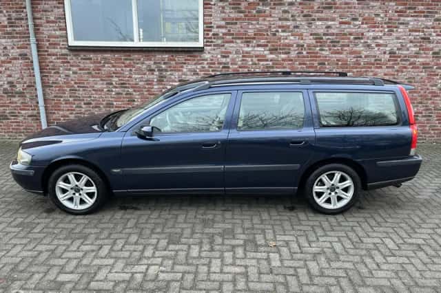 Volvo V70 (2004) thumbnail 2