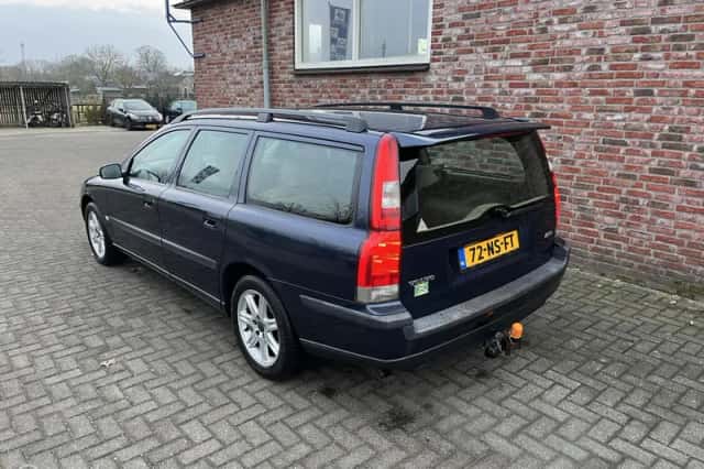Volvo V70 (2004) thumbnail 3