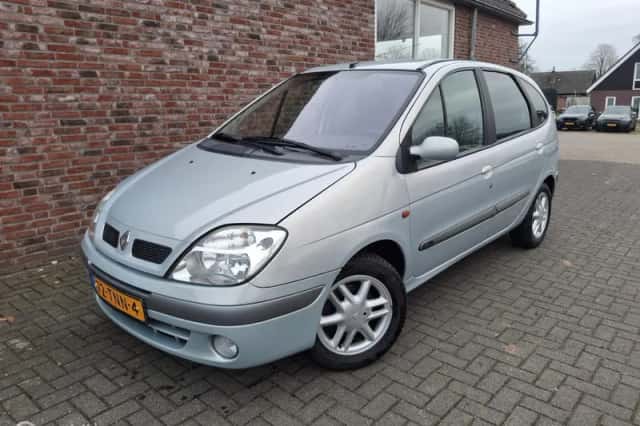 Renault Scénic (2002) thumbnail 1