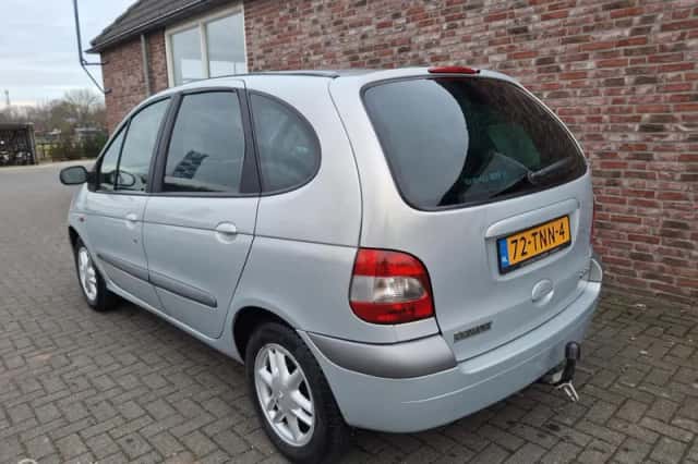Renault Scénic (2002) thumbnail 3