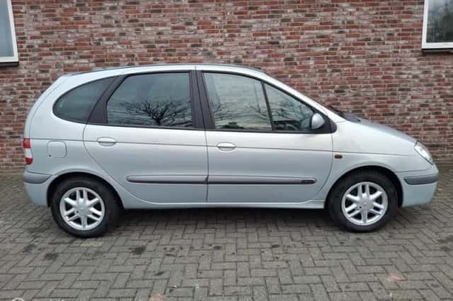 Renault Scénic (2002) thumbnail 6