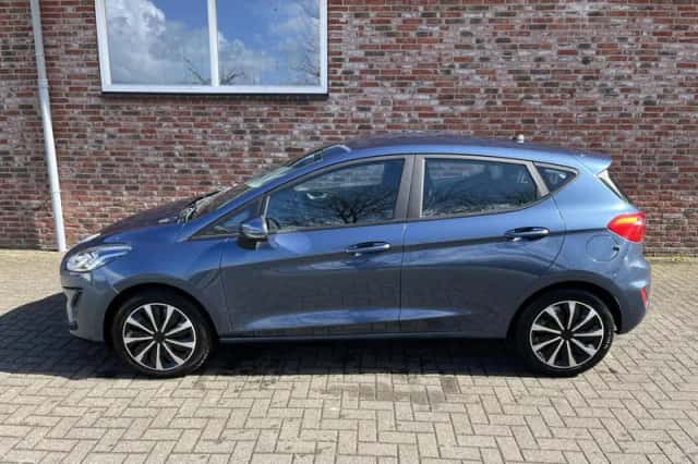 Ford Fiesta (2018) thumbnail 2