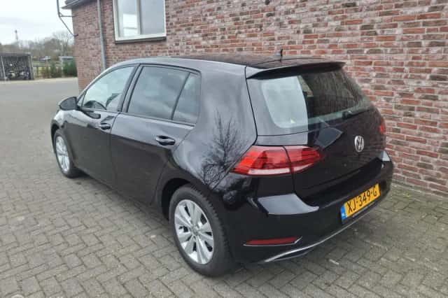 Volkswagen Golf (2019) thumbnail 3