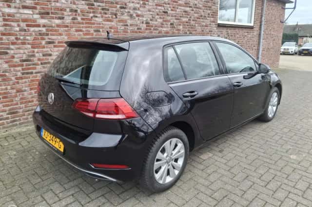 Volkswagen Golf (2019) thumbnail 5