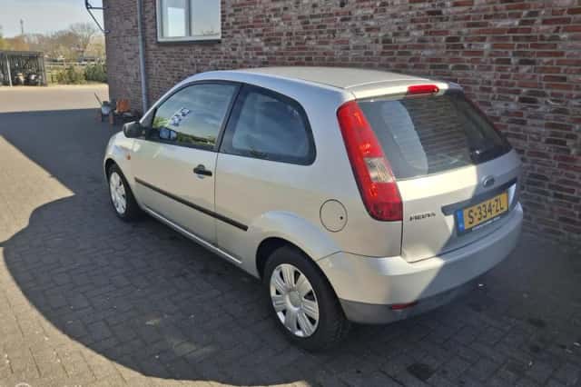 Ford Fiesta (2003) thumbnail 3