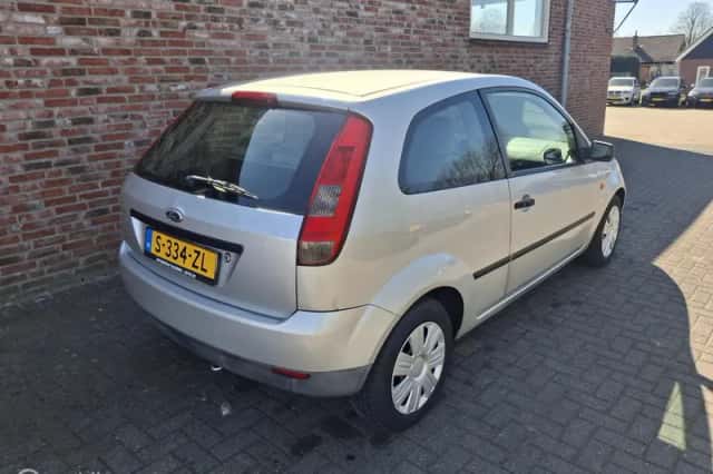 Ford Fiesta (2003) thumbnail 5