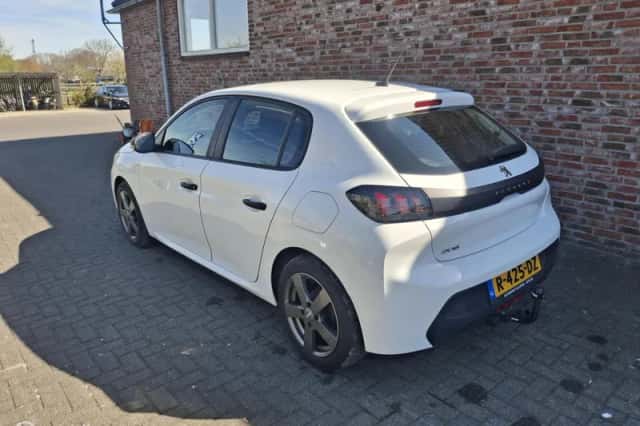 Peugeot 208 (2020) thumbnail 3