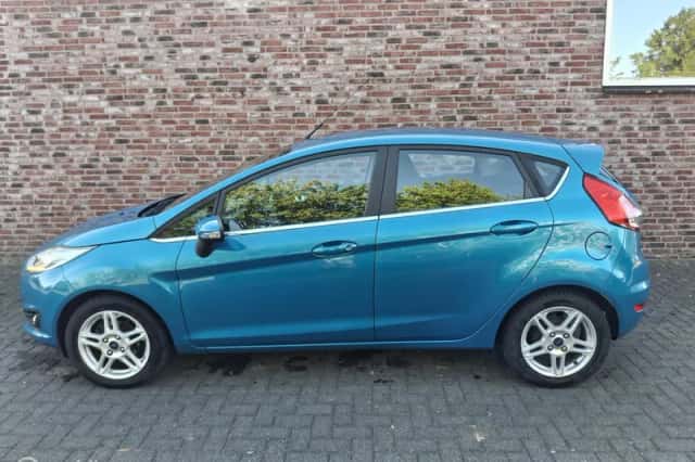 Ford Fiesta (2014) thumbnail 2