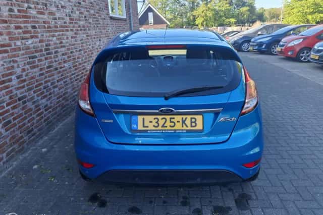 Ford Fiesta (2014) thumbnail 4