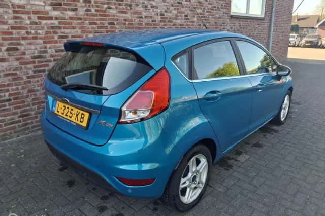 Ford Fiesta (2014) thumbnail 5