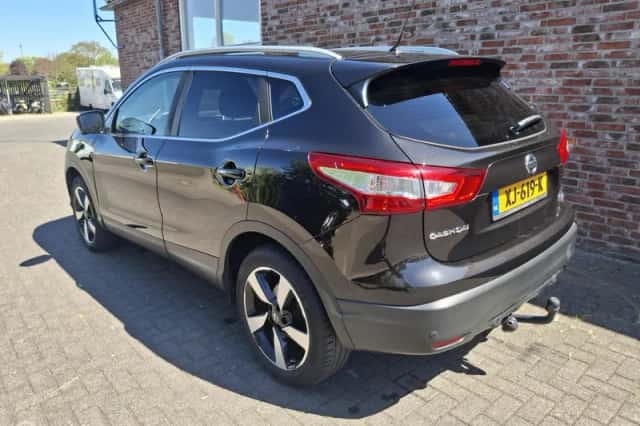 Nissan Qashqai (2016) thumbnail 3