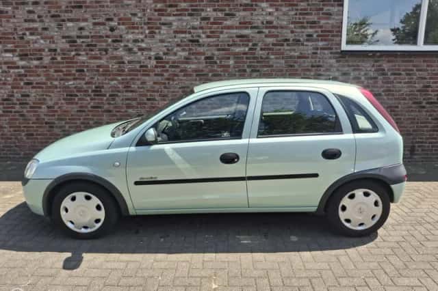 Opel Corsa (2001) thumbnail 2