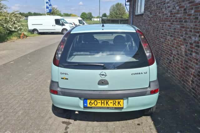 Opel Corsa (2001) thumbnail 4