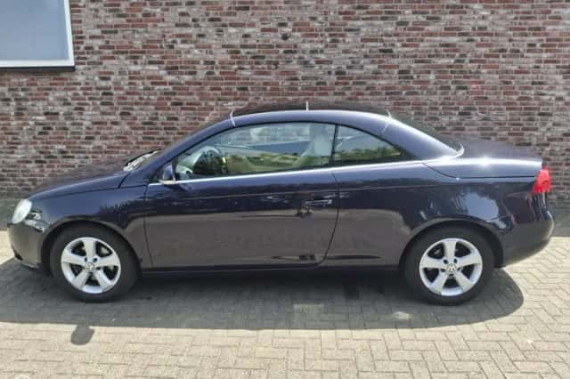 Volkswagen Eos (2006) thumbnail 2