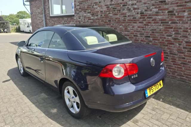 Volkswagen Eos (2006) thumbnail 3