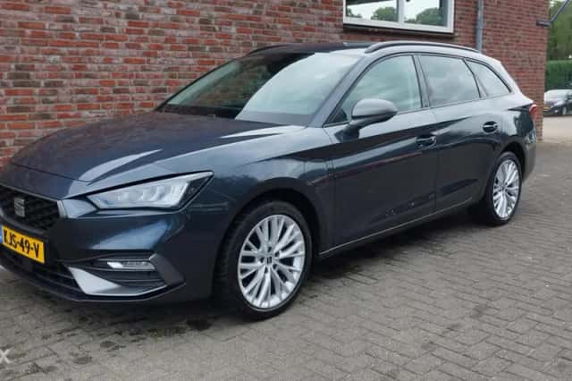 SEAT Leon Sportstourer (2021) thumbnail 1