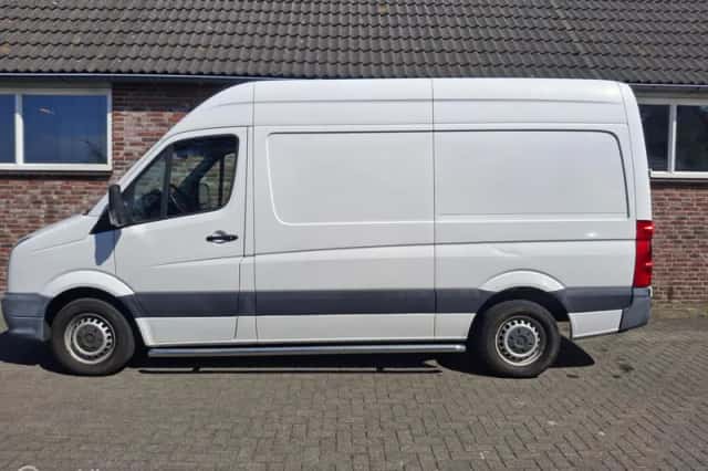 Volkswagen Crafter (2015) thumbnail 2