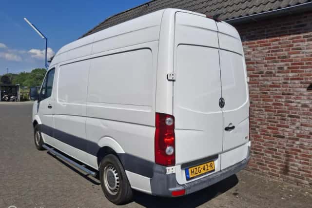 Volkswagen Crafter (2015) thumbnail 3