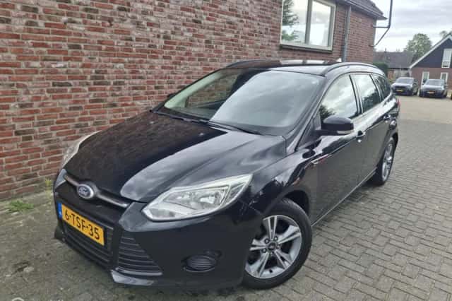 Ford Focus (2014) thumbnail 1