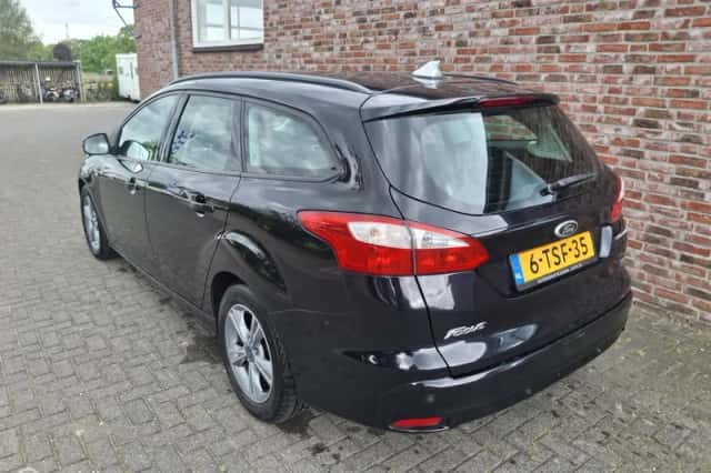 Ford Focus (2014) thumbnail 3
