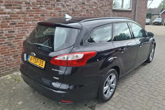 Ford Focus (2014) thumbnail 5