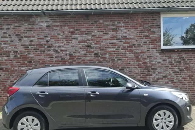 Kia Rio (2017) thumbnail 3