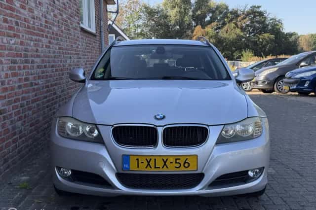BMW 3-Serie (2010) thumbnail 2