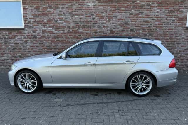 BMW 3-Serie (2010) thumbnail 3