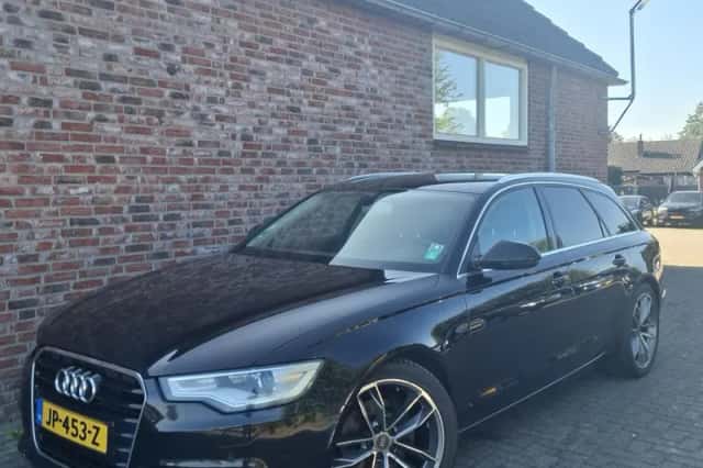 Audi A6 (2012) thumbnail 1