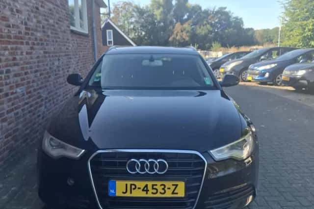 Audi A6 (2012) thumbnail 2