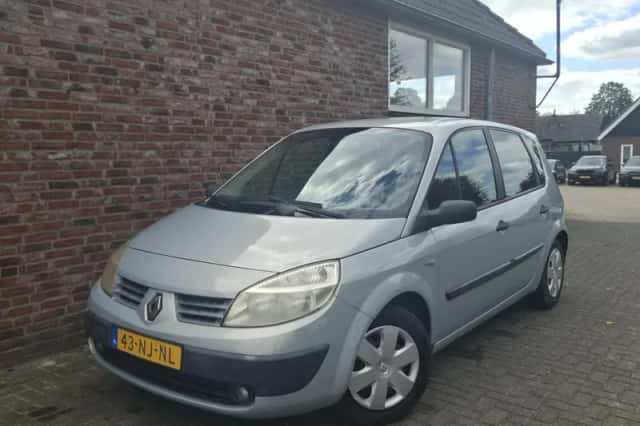 Renault Scénic (2003) thumbnail 1
