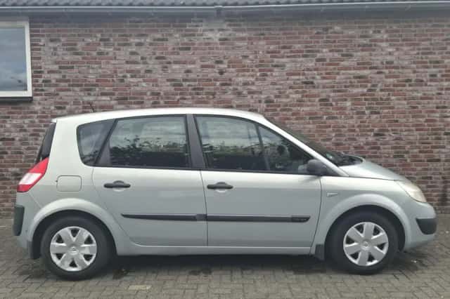 Renault Scénic (2003) thumbnail 3