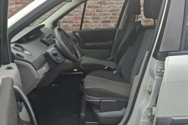 Renault Scénic (2003) thumbnail 6