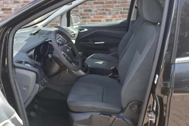 Ford C-Max (2012) thumbnail 6