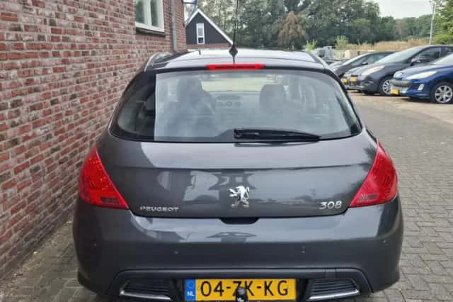 Peugeot 308 (2008) thumbnail 5