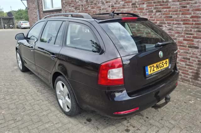 Škoda Octavia (2010) thumbnail 6