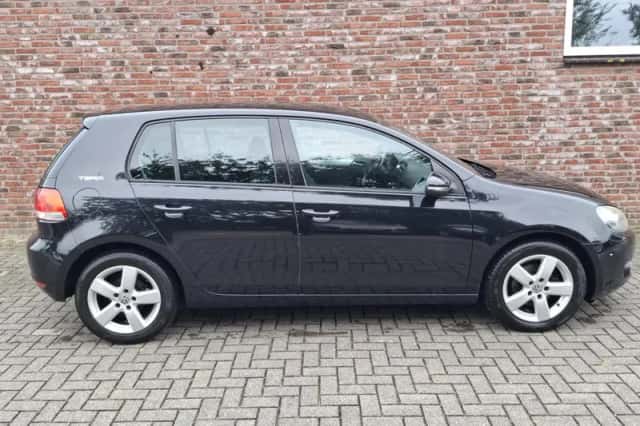 Volkswagen Golf (2010) thumbnail 3